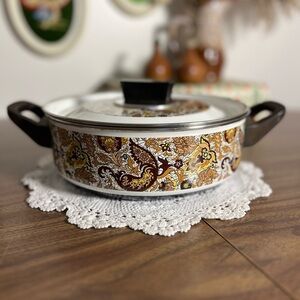 Vintage 70s Dutch Oven - Floral Enamel Cookware